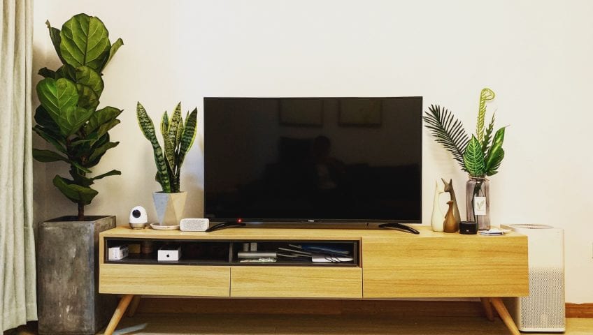 Clean a flat screen TV